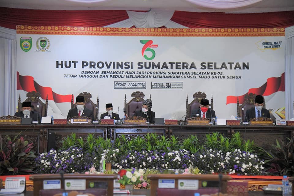 Rapat Paripurna XXX (30).DPRD Provinsi Sumatera Selatan mendengarkan penjelasan Gubernur terhadap 9 (Sembilan) Rancangan Peraturan Daerah (Raperda