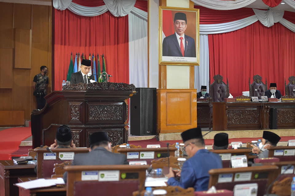Rapat Paripurna XXXI (31) lanjutan DPRD Provinsi Sumatera Selatan bersama Gubernur Sumsel menyetujui Rancangan Peraturan Daerah (Raperda) tentang Pertanggungjawaban Pelaksaan Anggaran Pendapatan dan Belanja Daerah (APBD) Prov. Sumsel Tahun Anggaran (TA) 2020