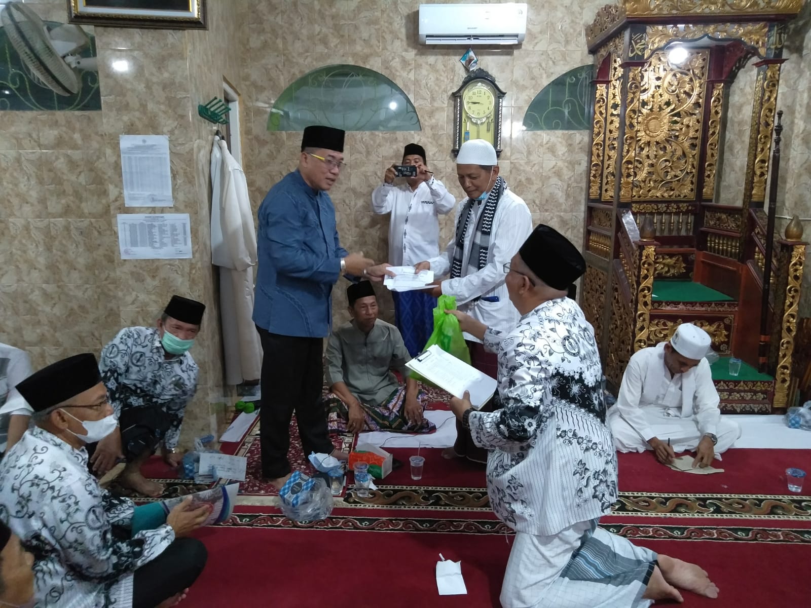 Safari Ramadhan H. Ahmad Zulinto Berikan Terobosan dan Bantuan Untuk Masjid Al-Mustaqim