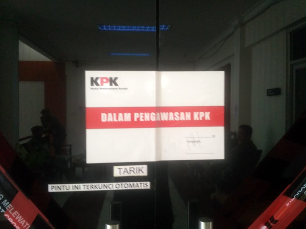 Kantor Bappeda Muara Enim Masih Tersegel Logo KPK