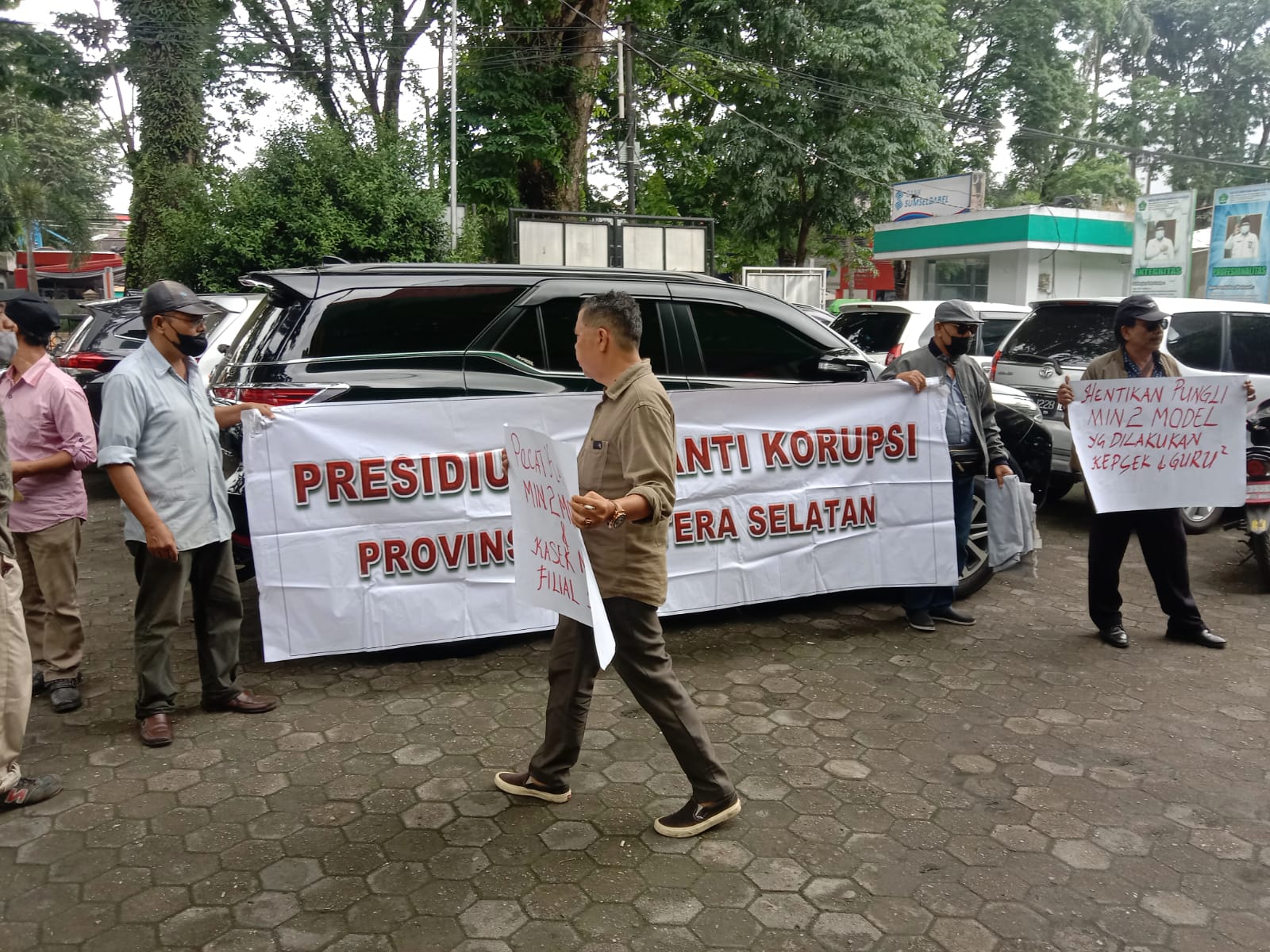Presidium LSM Anti Korupsi Demo Kemenag Kota Palembang Tuntut tuntaskan Dugaan Pungli MIN 2