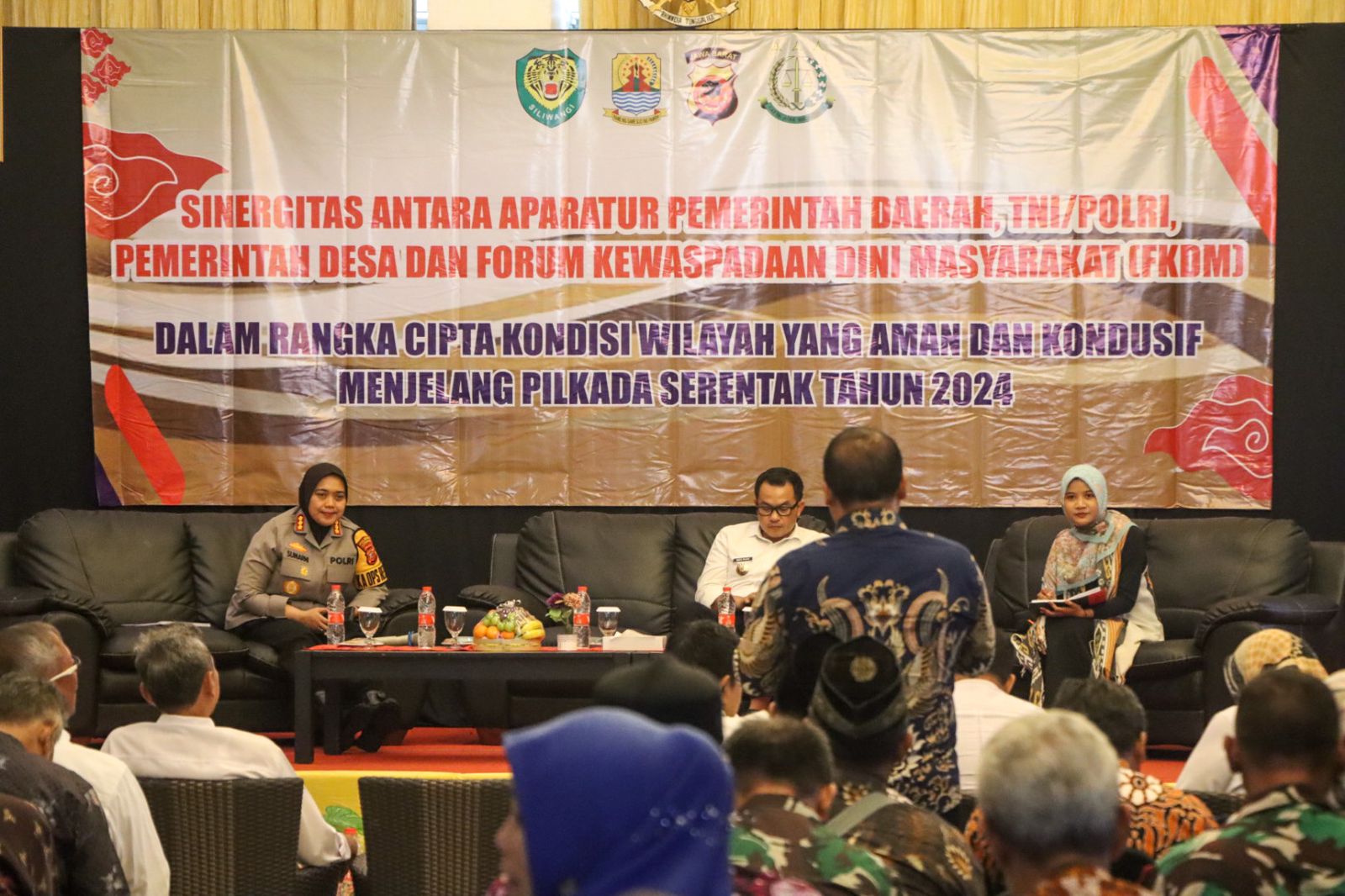 Kapolresta Cirebon Menjadi Narasumber Sinergitas Aparatur Pemda, Desa, TNI/POLRI, dan FKDM Kecamatan