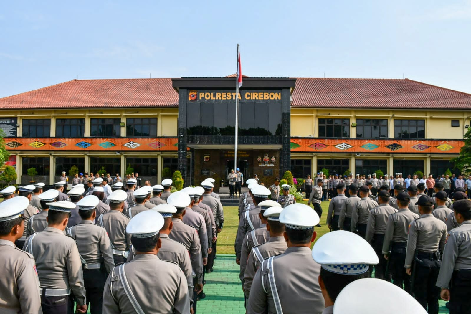 Polresta Cirebon Gelar Apel Siaga dan Penyekatan Jalur Pengamanan Pelantikan Presiden dan Wakil Presiden RI