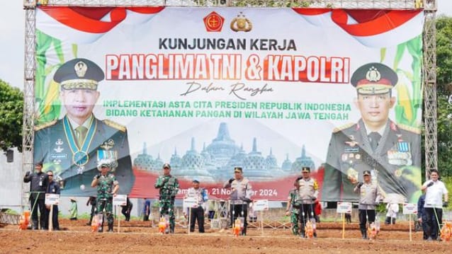 Kapolri Dan Panglima Tinjau Lahan Untuk Program Ketahanan Pangan Di Jateng