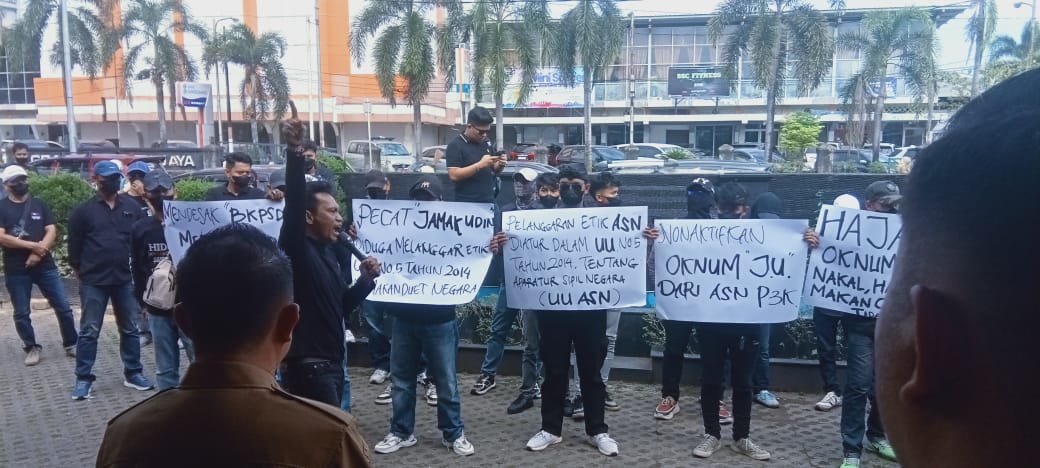 Camat Kertapati diduga Lindungi ASN Mangkir, Aktivis Ancam Lanjutkan Aksi ke Kantor Walikota