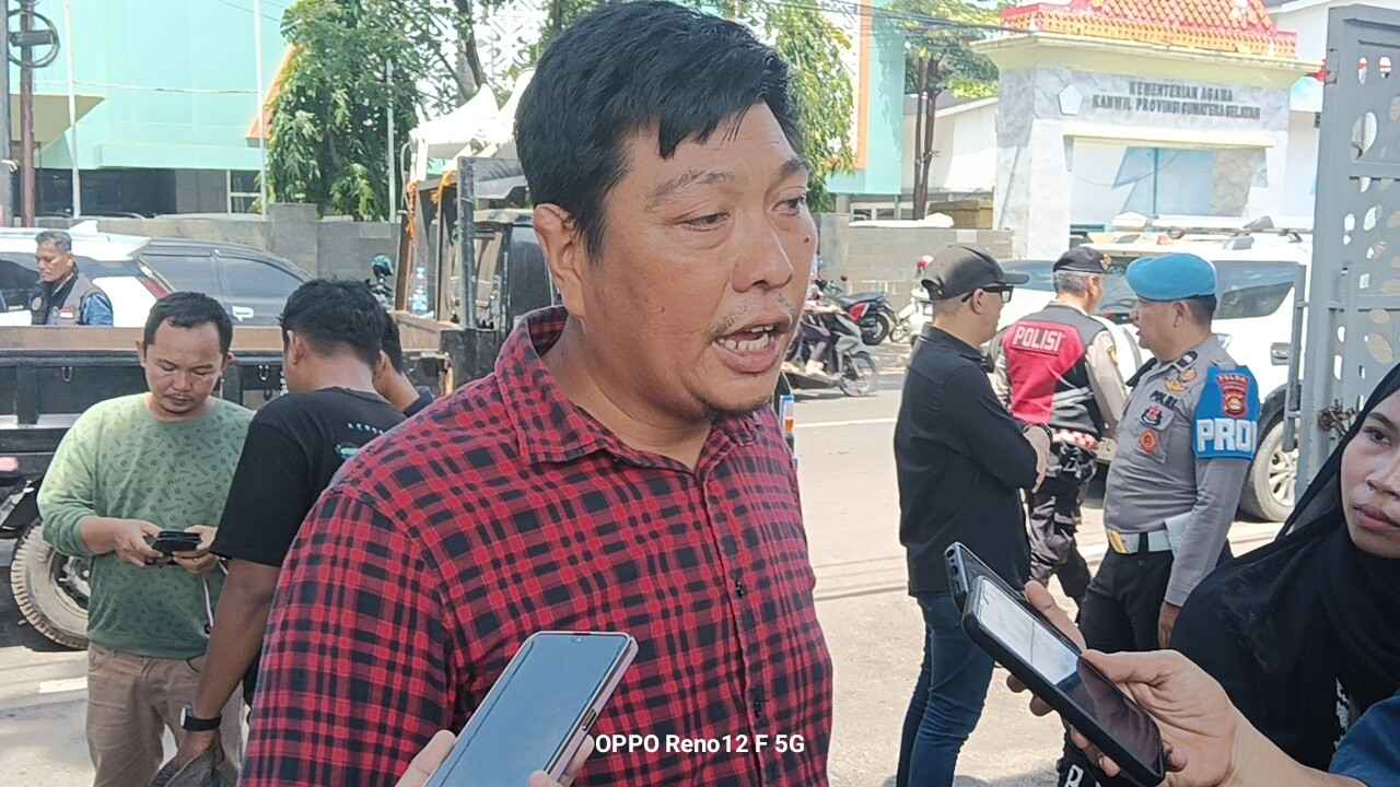 Ratusan Massa Geruduk Kantor Gubernur Sumsel, Tuntut Pemerintah Hentikan Intimidasi dan Pungli di Pasar Induk Jakabaring