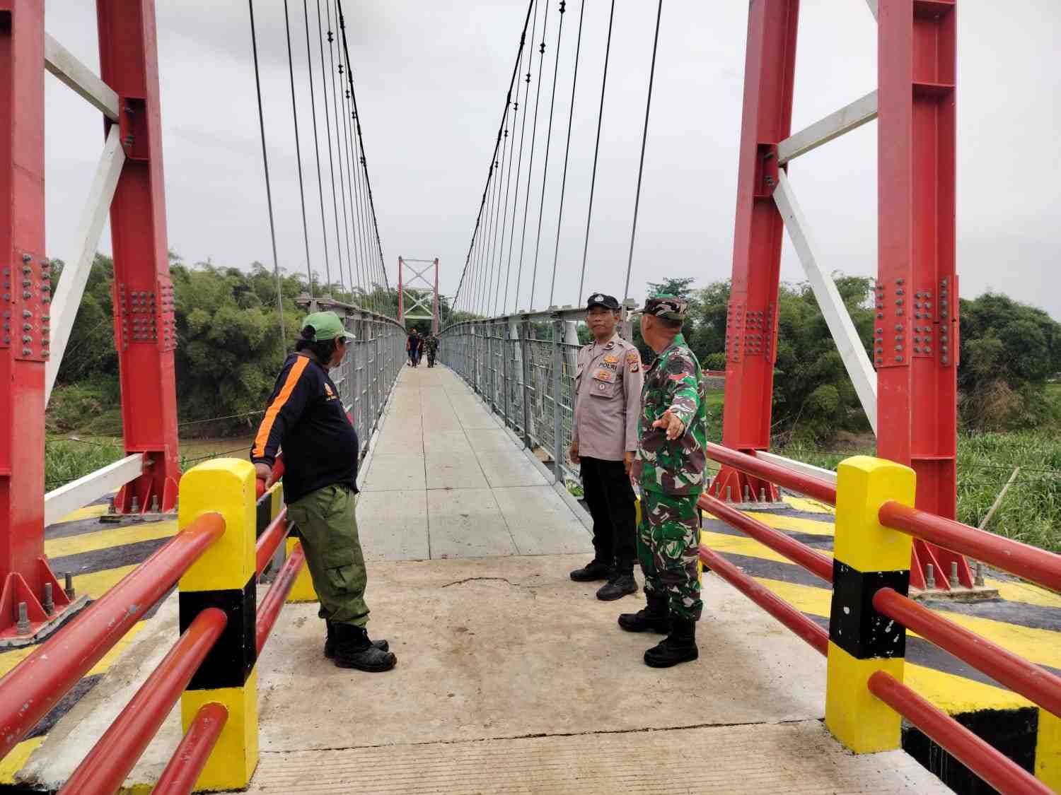 Garda Aksi Soroti Kerusakan Jembatan Babakan Losari Lor: Anggaran Rp13,8 Miliar, Belum 4 Bulan Sudah Retak dan Longsor