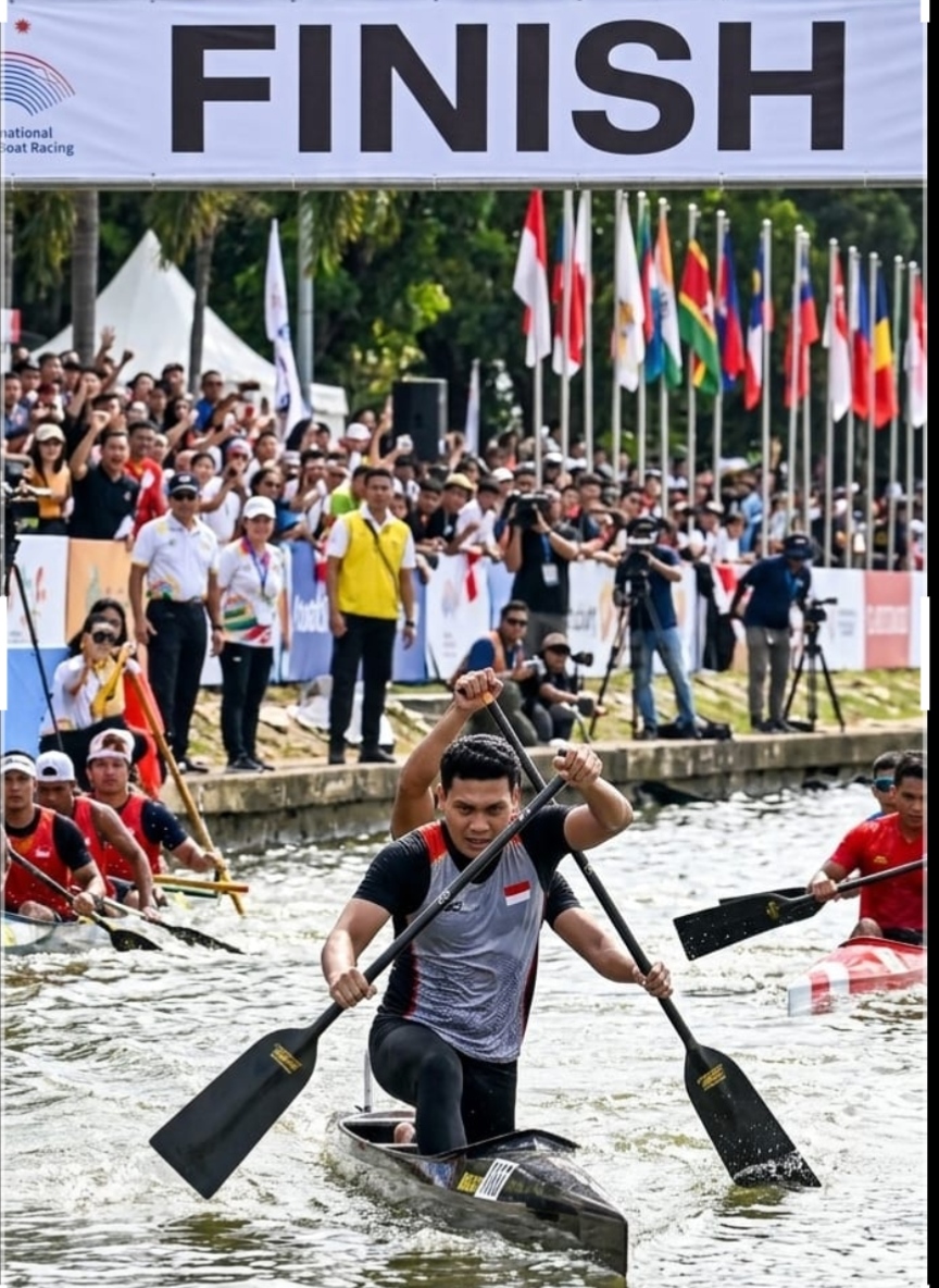 Dayung: Sebuah Meditasi tentang Ketahanan, Ritme, dan Dialog dengan Elemen Air