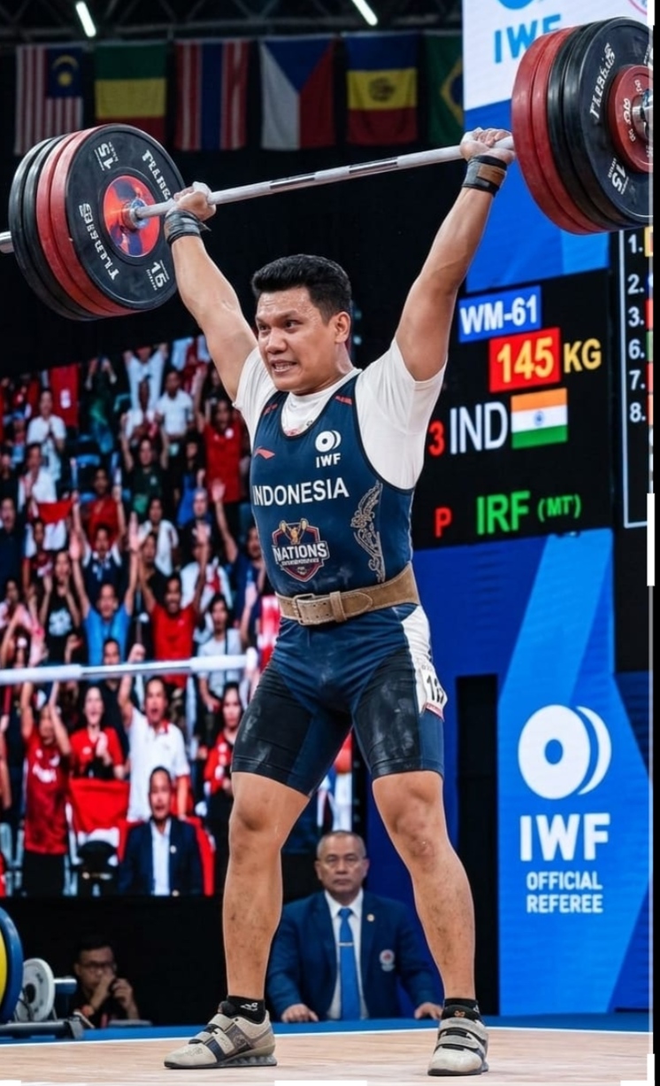 Angkat Besi: Sebuah Ontologi Kekuatan, Keteguhan, dan Transendensi Batas Diri