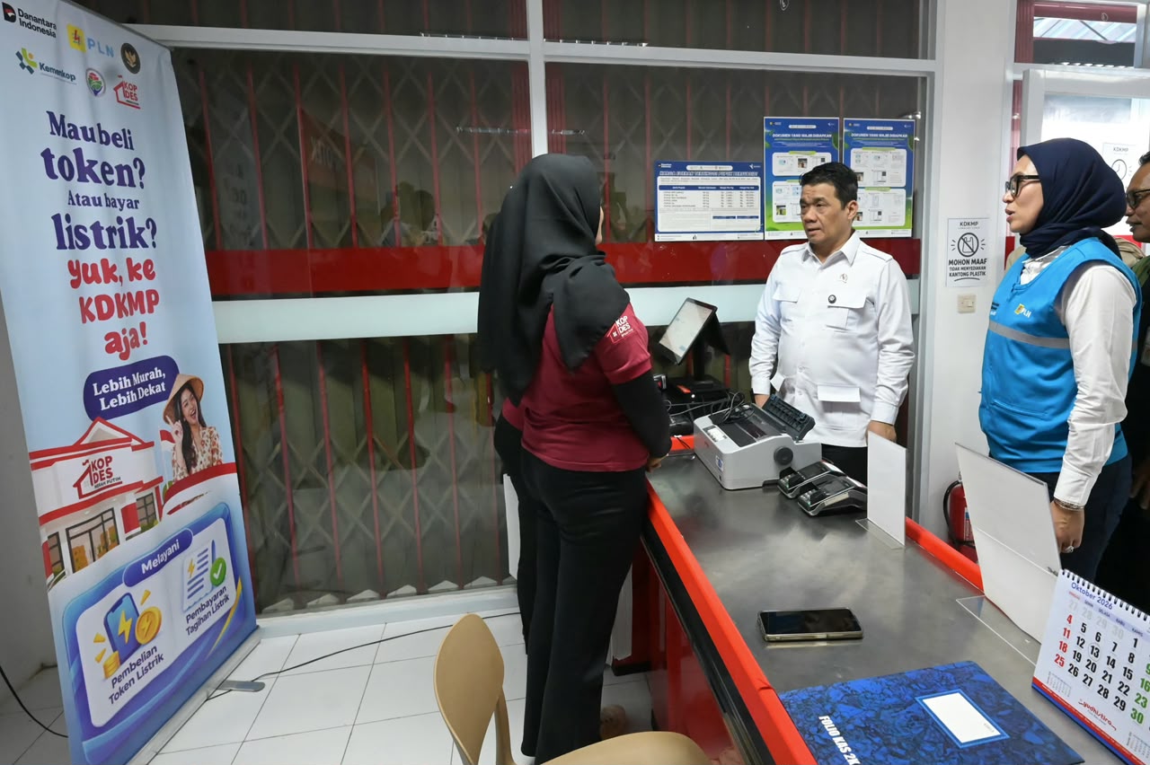 Tinjau KDKMP Klaten, Wamendes Apresiasi Langkah PLN Dekatkan Layanan Listrik ke Desa